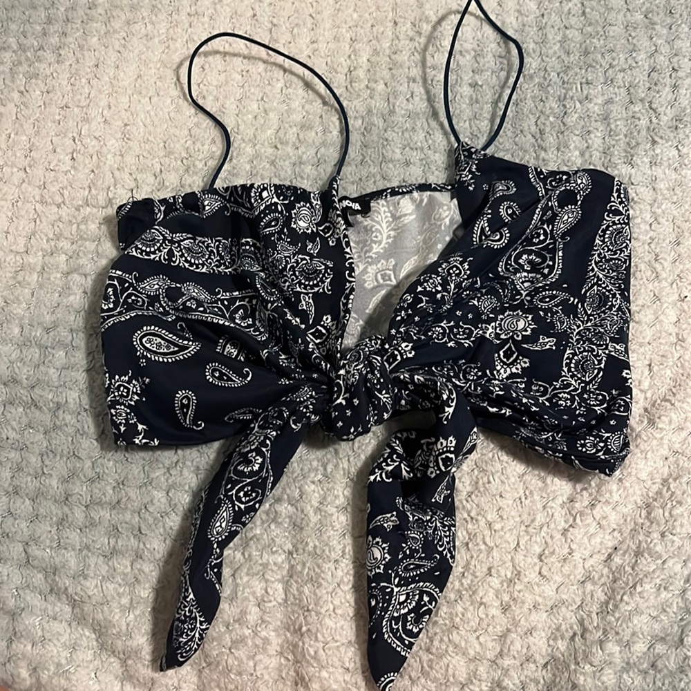 Blue bandana top from fashion nova!